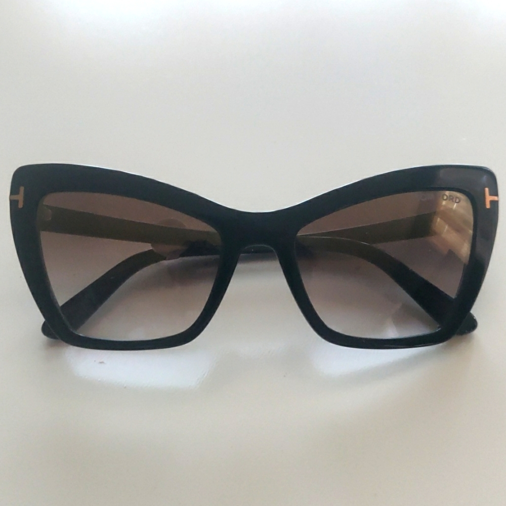 Tom Ford Sunglasses Valesca-02 TF555 01G 55-19-140 Black